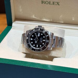 PRE-OWNED ROLEX 116610LN SUBMARINER-DATE 40MM BLACK DIAL OYSTER STAINLESS STEEL BRACELET WITH CERT YEAR 2020
