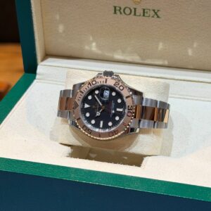 PRE-OWNED ROLEX 116621 YACHT-MASTER 40 OYSTER MATTE INTENSE BLACK DIAL RG/SS BRACELET WITH CERT YEAR 2017