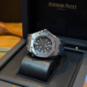 PRE-OWNED AUDEMARS PIGUET 15720ST.OO.A009CA.01 ROYAL OAK OFFSHORE DIVER BLUE RUBBER STRAP  WITH CERT YR 2022