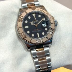 PRE-OWNED ROLEX 116621 YACHT-MASTER-40 OYSTER MATTE INTENSE BLACK DIAL RG/SS BRACELET WITH CERT YEAR 2018